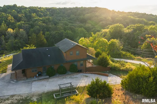 $759,000 | 2145 Wildcat Hollow Road, Nebo, IL 62355