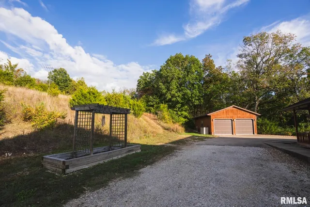 $759,000 | 2145 Wildcat Hollow Road, Nebo, IL 62355