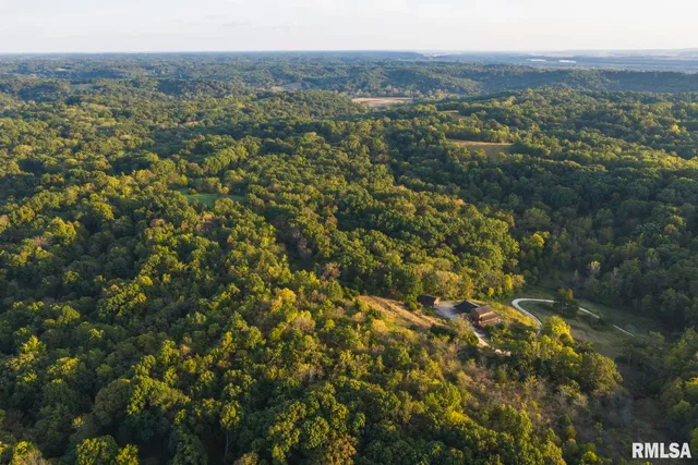 $759,000 | 2145 Wildcat Hollow Road, Nebo, IL 62355