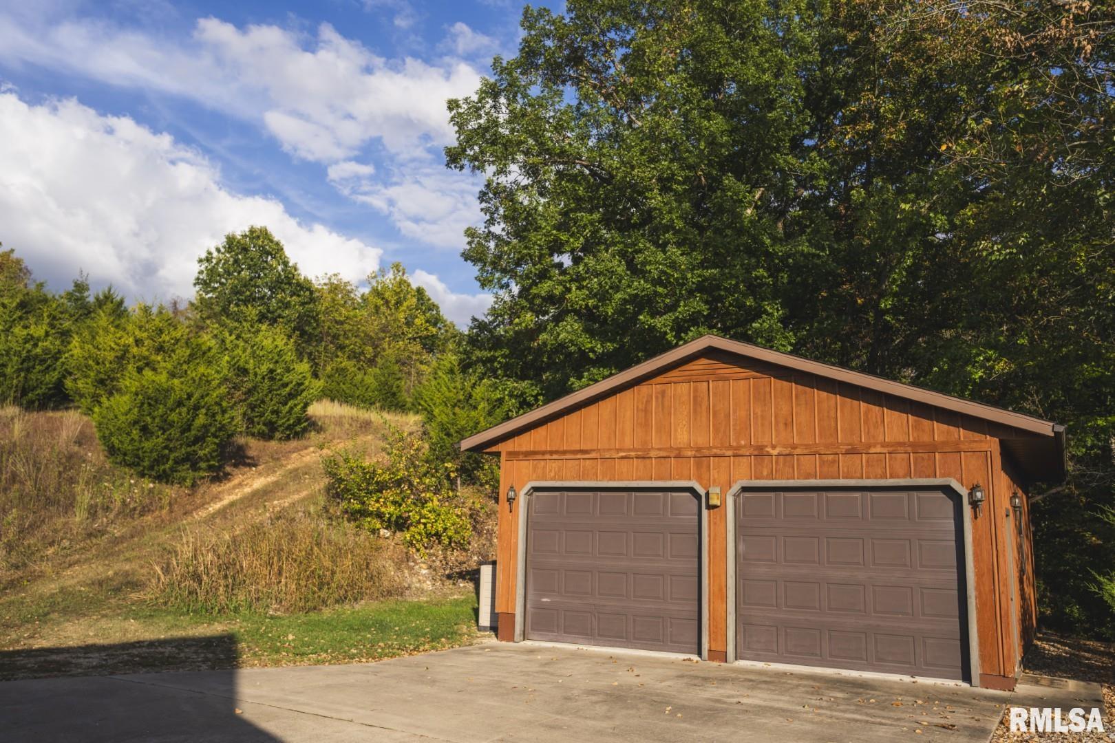 2145 Wildcat Hollow Road Nebo, IL 62355 - Photo 10 of 89