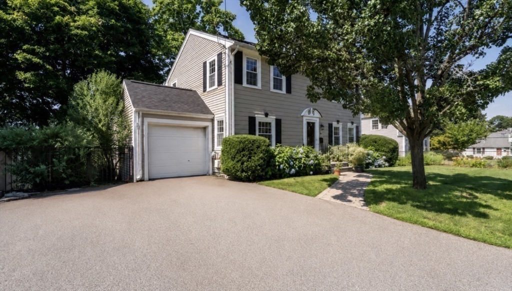 32 Grosvenor Road Waltham, MA 02453 - Photo 2 of 39