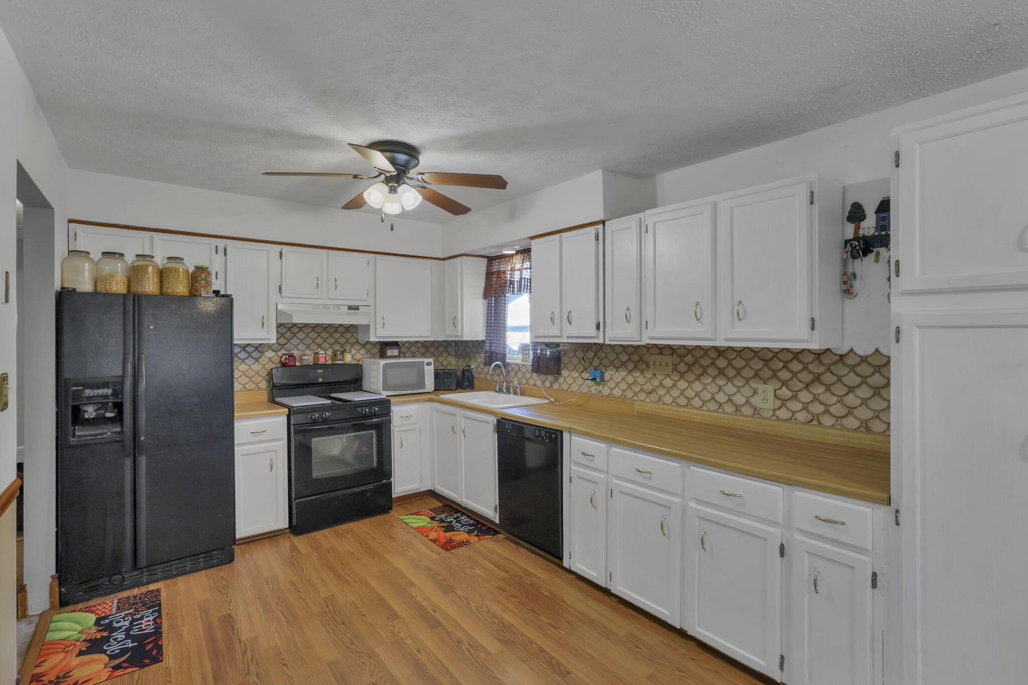 4464 Reynolds Road Centerburg, OH 43011 - Photo 13 of 35 24-web-or-mls-IMG_9014