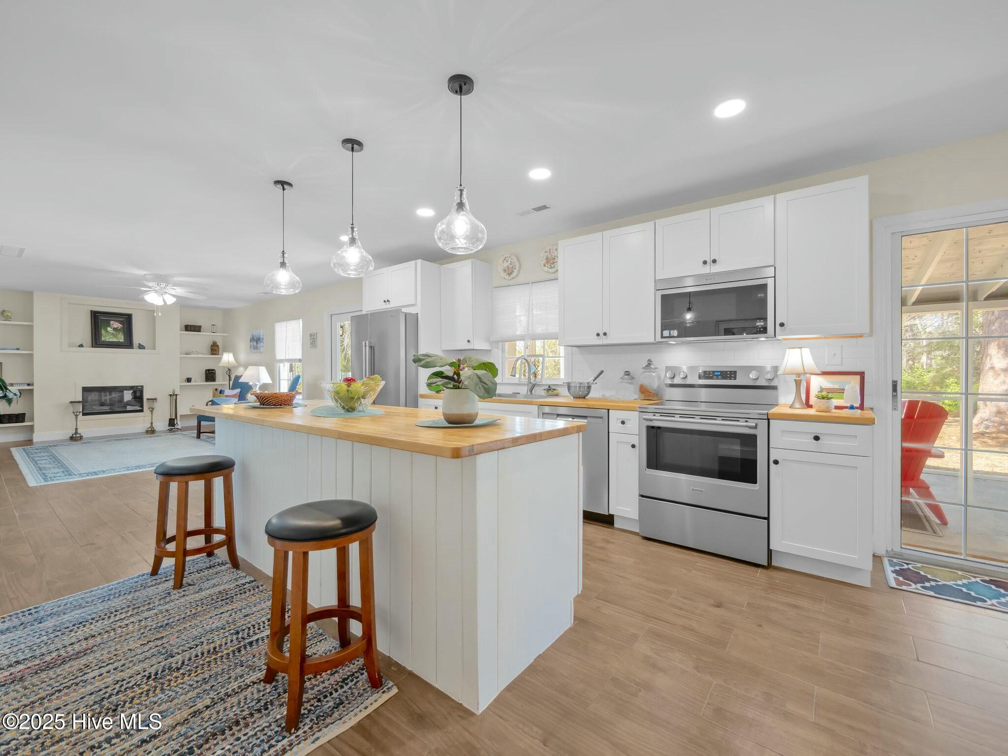 4112 Country Club Road Morehead City, NC 28557 - Photo 8 of 53 Kitchen