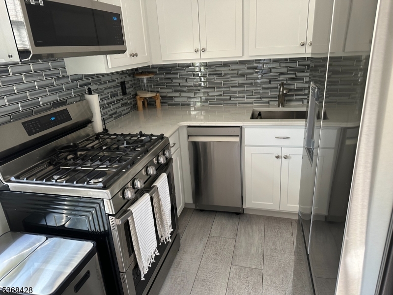 19 Savage Road, Unit 8 Denville, NJ 07834 - Photo 2 of 25