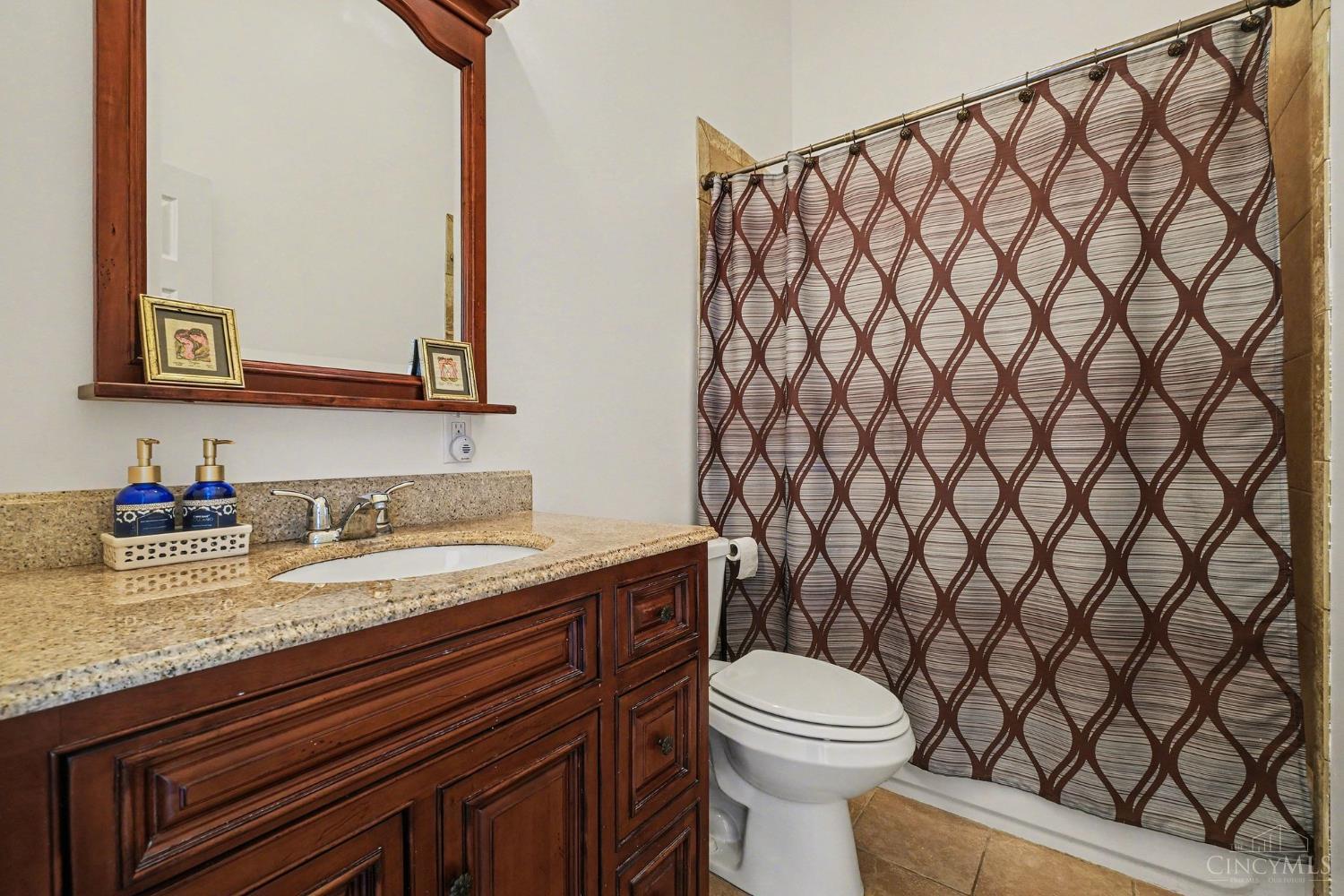 2279 Loth Street Cincinnati, OH 45219 - Photo 12 of 29