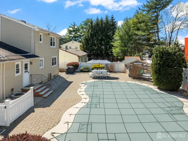 $689,999 | 6 Marie Lane, Edison, NJ 08817