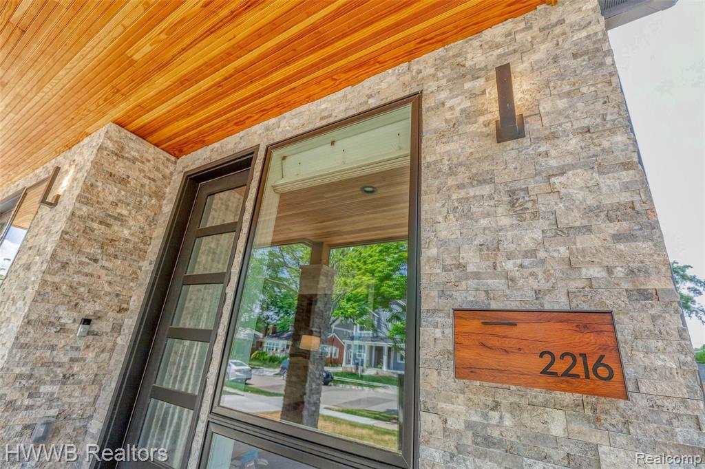 2216 Manchester Road Birmingham, MI 48009 - Photo 2 of 49