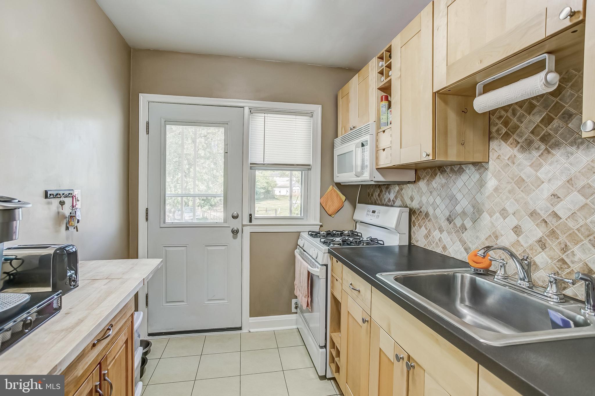 131 Hampshire Road Baltimore, MD 21221 - Photo 17 of 42