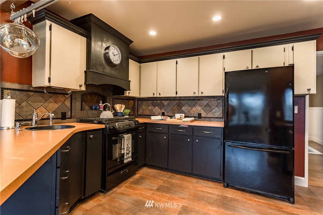 7726 224th Street Southwest Edmonds, WA 98026 - Photo 5 of 20 Gallery Image 5
