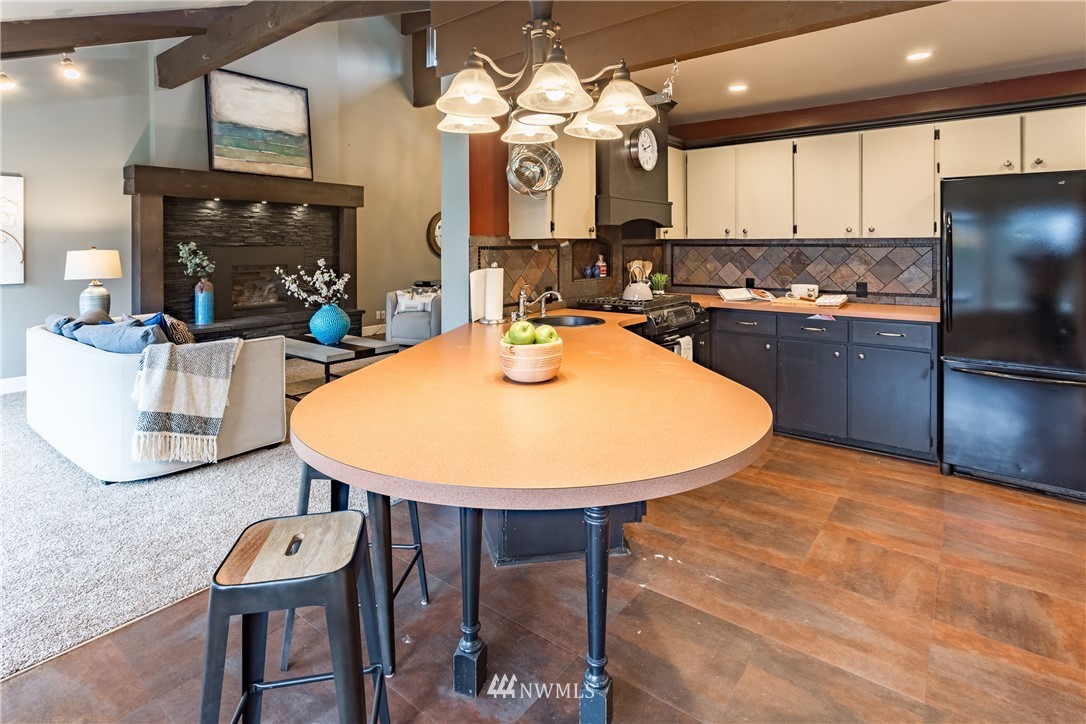 7726 224th Street Southwest Edmonds, WA 98026 - Photo 6 of 20 Gallery Image 6