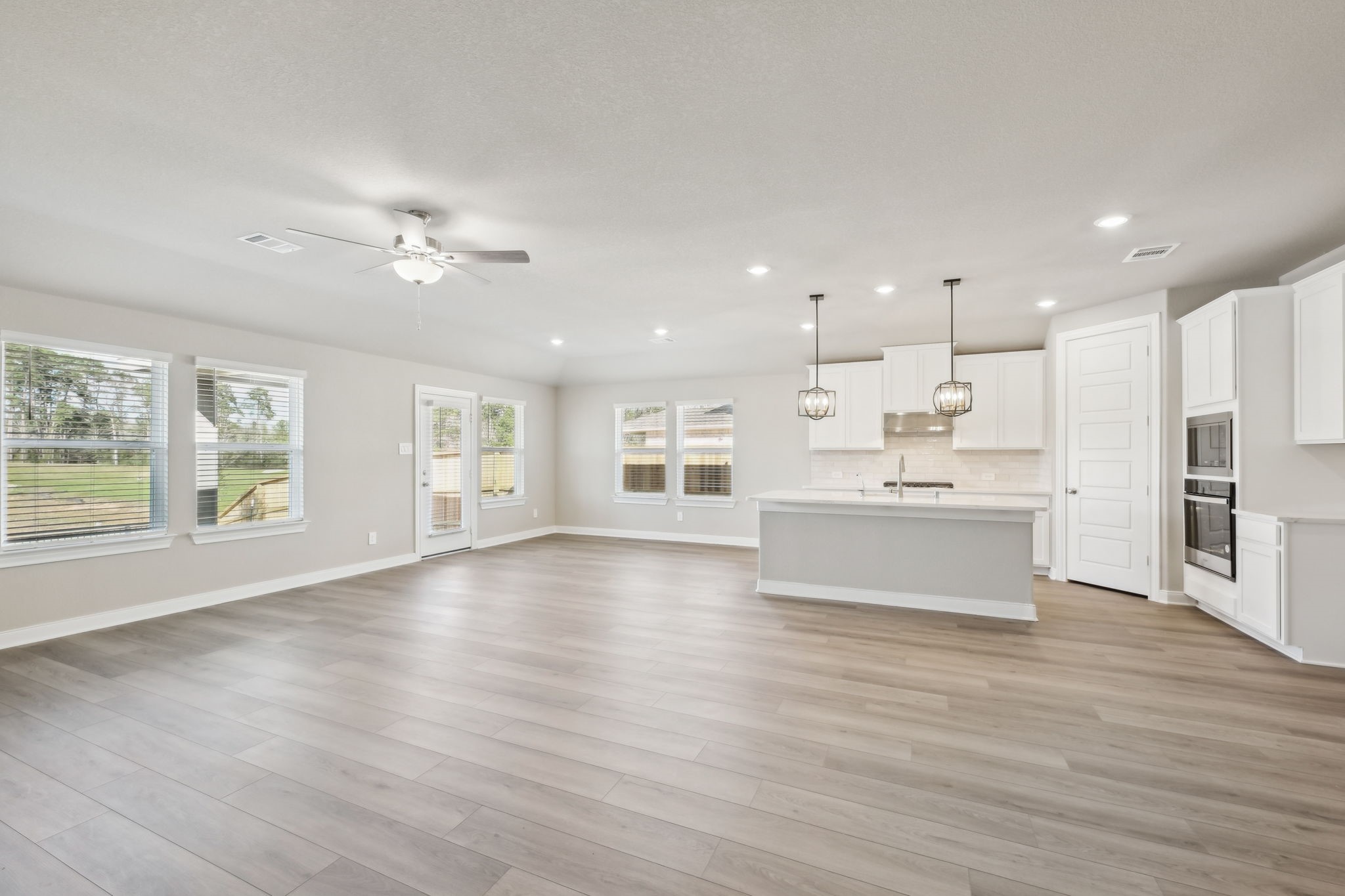 2814 Clapbread Lane Rosenberg, TX 77471 - Photo 2 of 33 Photo is not of the actual home, but is an inspirational photo of builder’s model home and may depict options, furnishings, and/or decorator features that are not included.