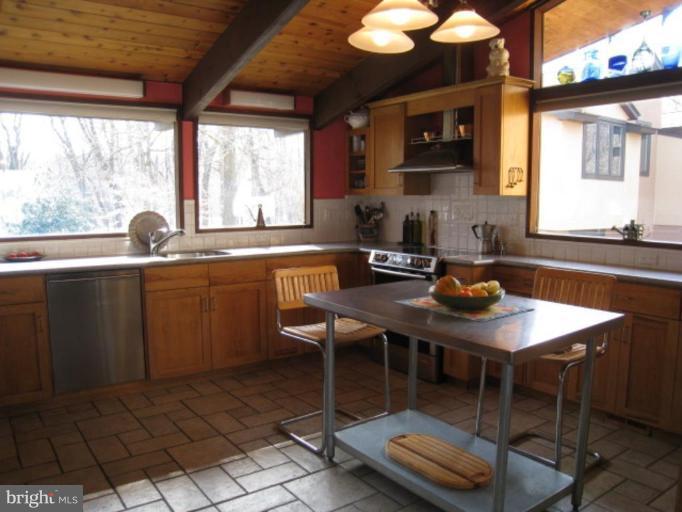 615 Stoney Battery Road Earleville, MD 21919 - Photo 11 of 30 Kitchen