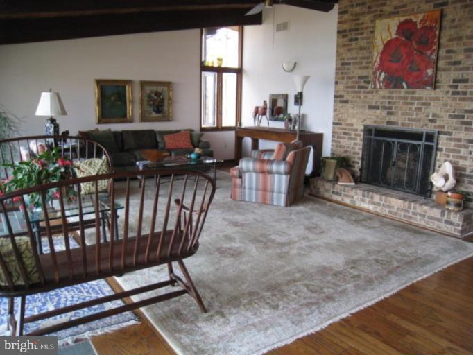 615 Stoney Battery Road Earleville, MD 21919 - Photo 5 of 30 Living Room #2