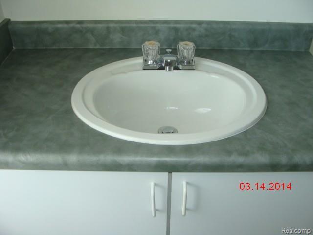 10892 Pardee Road Taylor, MI 48180 - Photo 13 of 21 bdrm 2 sink.jpg