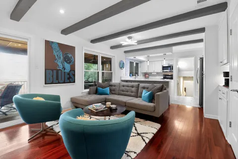 $979,000 | 8718 Tallwood Drive, Austin, TX 78759