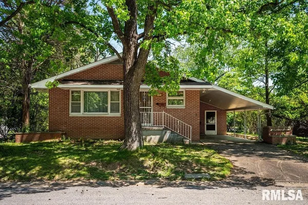 $145,000 | 701 South Benwood Drive, Carbondale, IL 62901