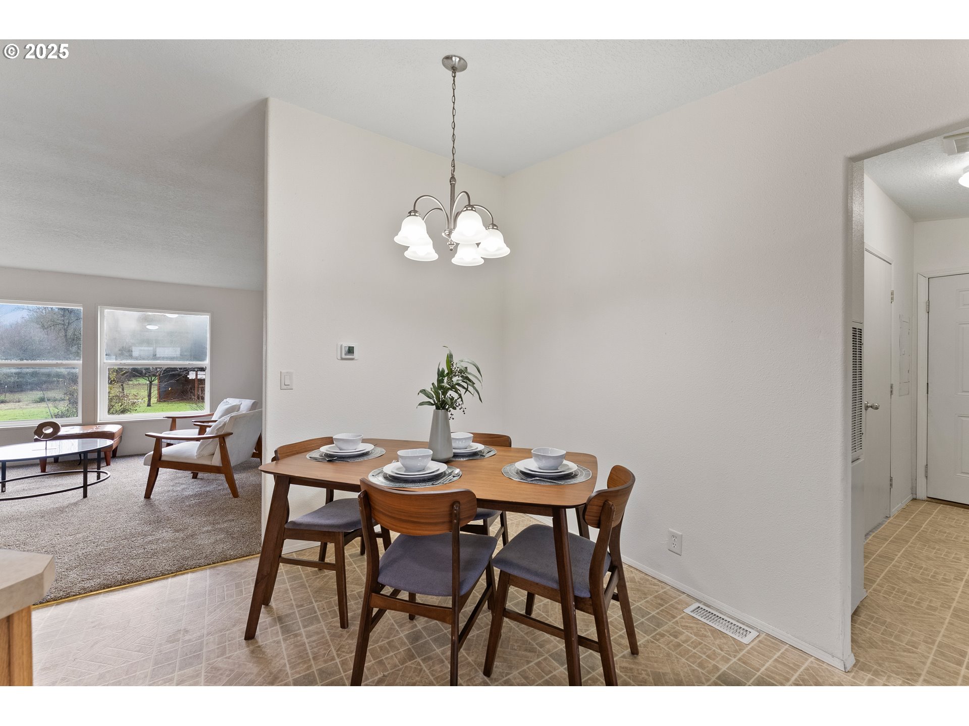 105 I Street Riddle, OR 97469 - Photo 14 of 42 Dining Area