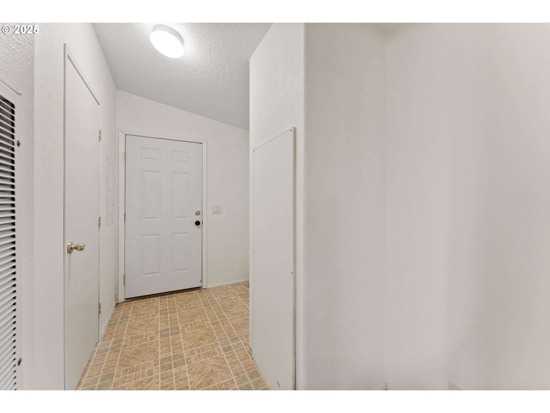 105 I Street Riddle, OR 97469 - Photo 24 of 42 Laundry