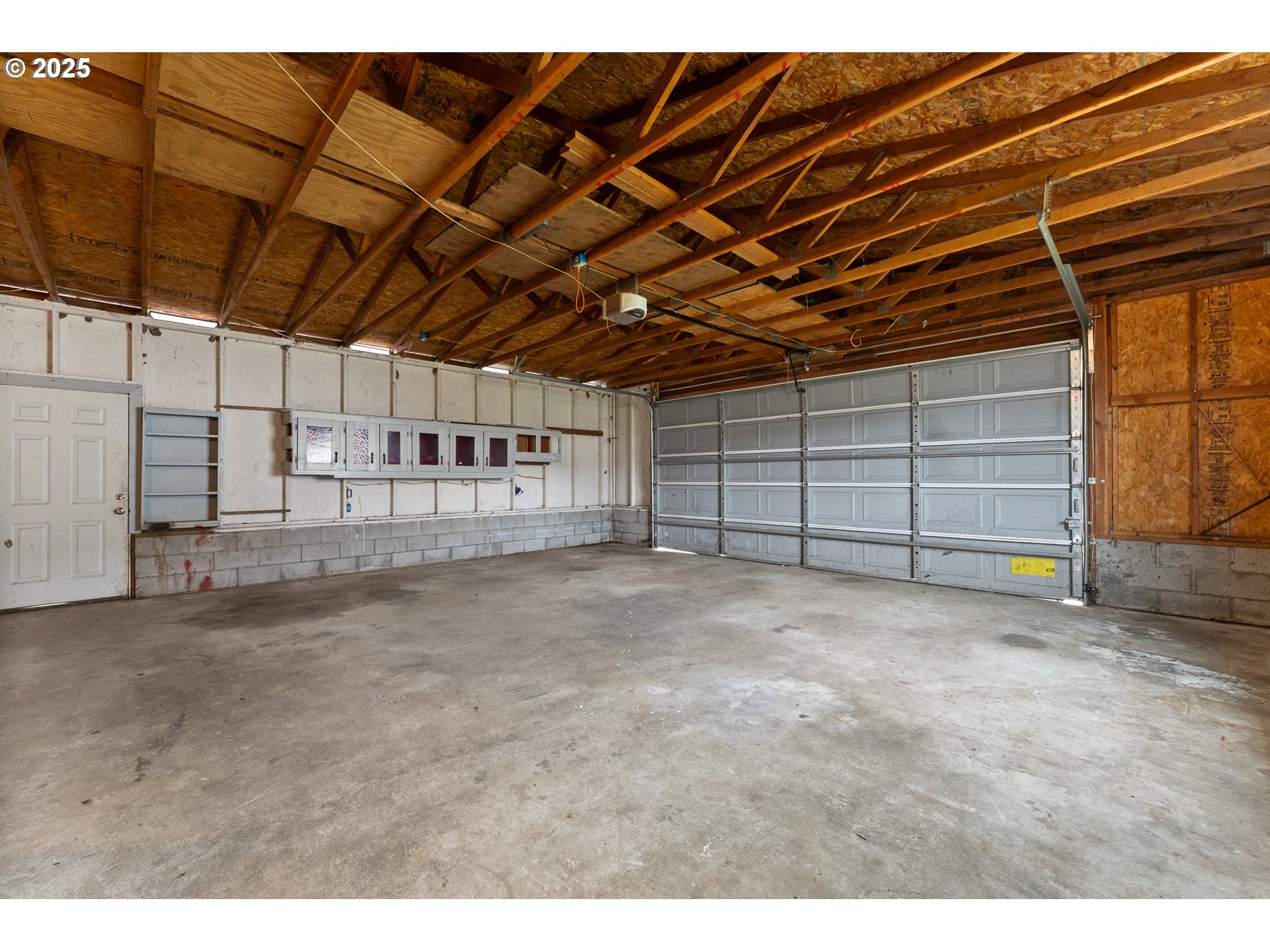 105 I Street Riddle, OR 97469 - Photo 26 of 42 Garage