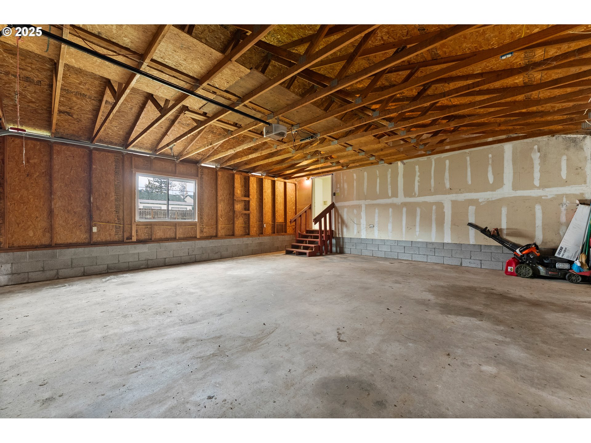 105 I Street Riddle, OR 97469 - Photo 27 of 42 Garage