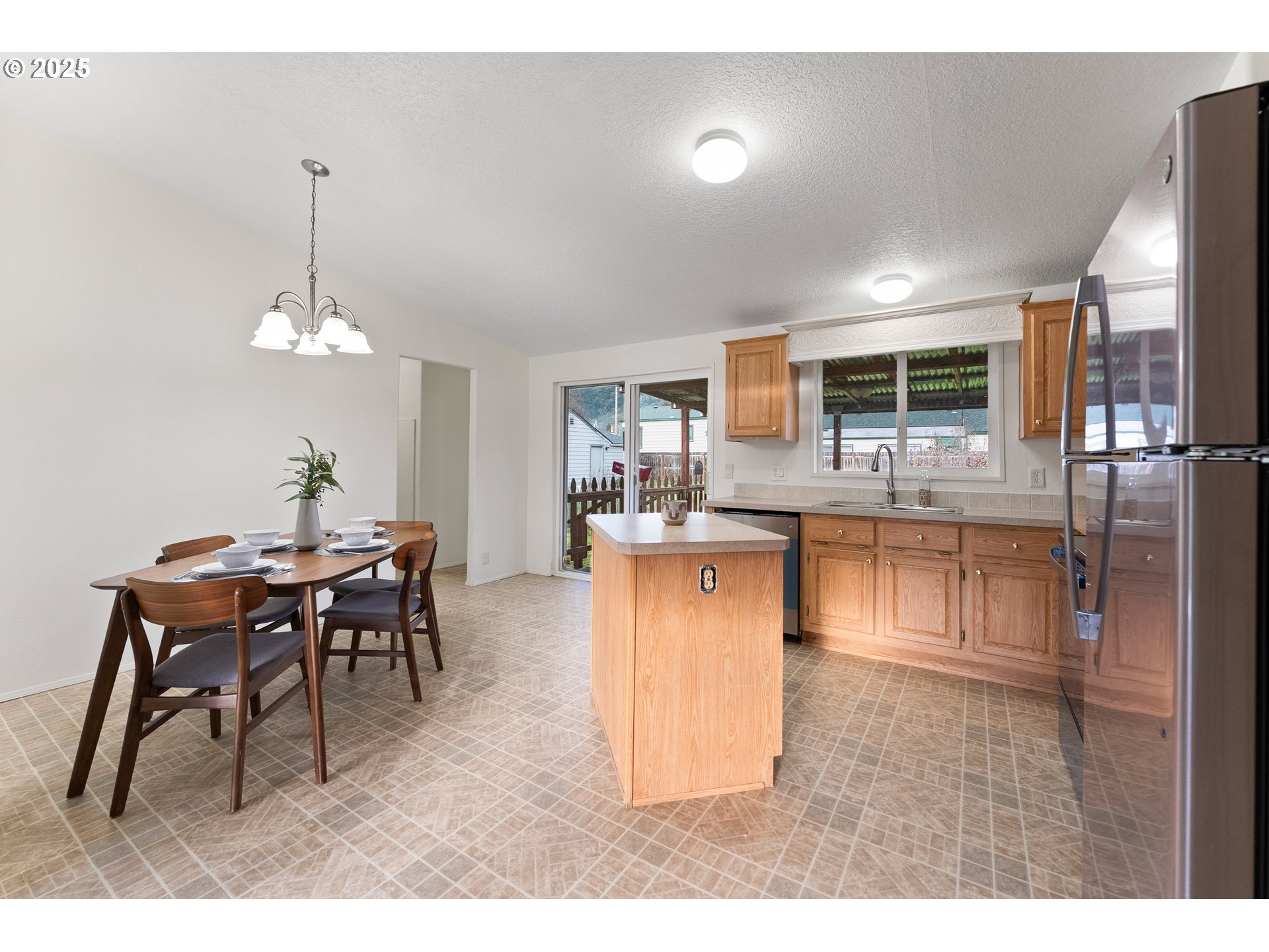 105 I Street Riddle, OR 97469 - Photo 10 of 42 Kitchen