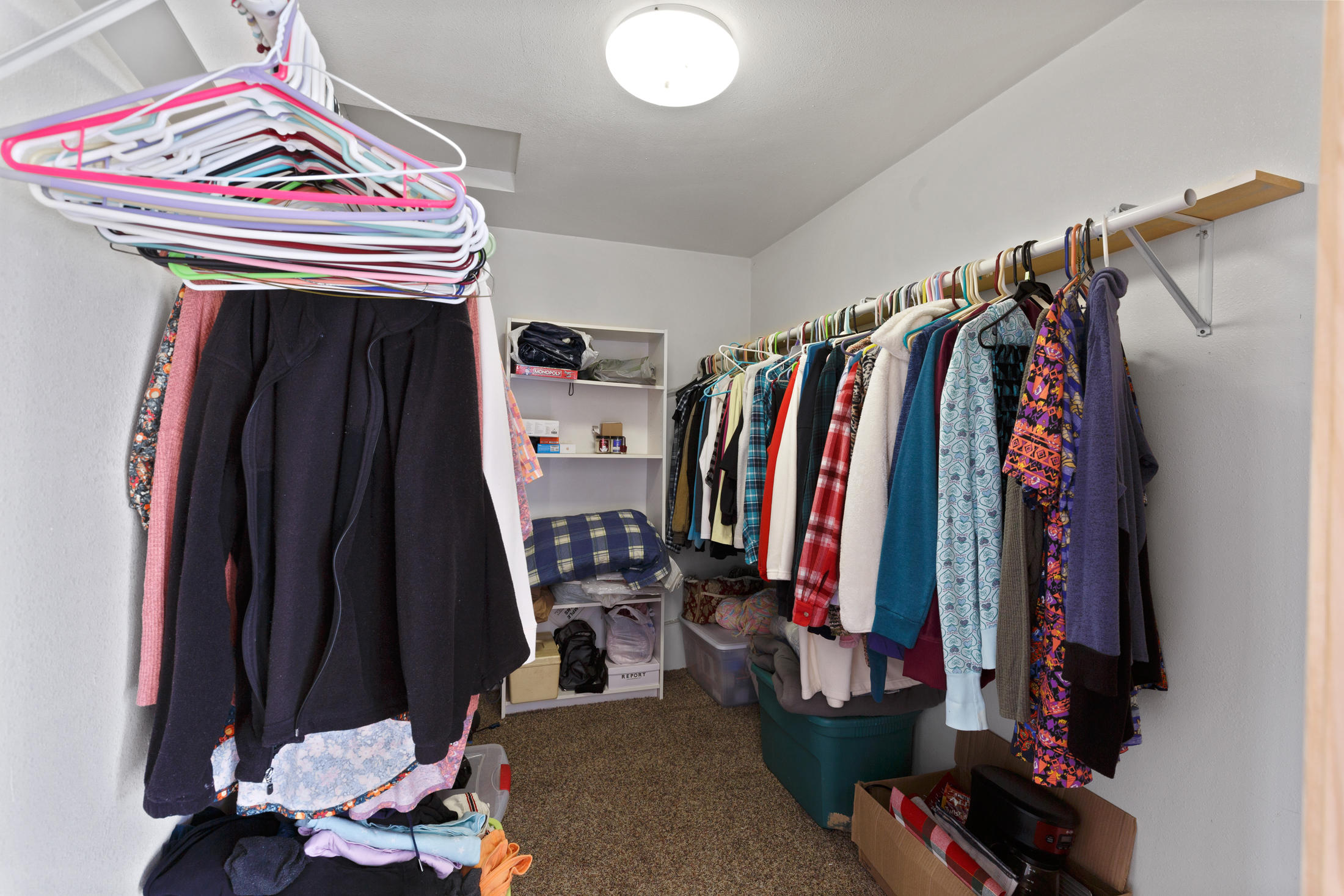 2488 Leonard Road Grants Pass, OR 97527 - Photo 24 of 37 Master Walk - In Closet