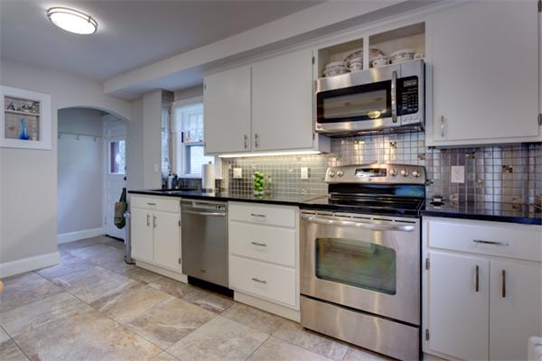 159 Pine Ridge Road Medford, MA 02155 - Photo 8 of 30 Gallery Image 8