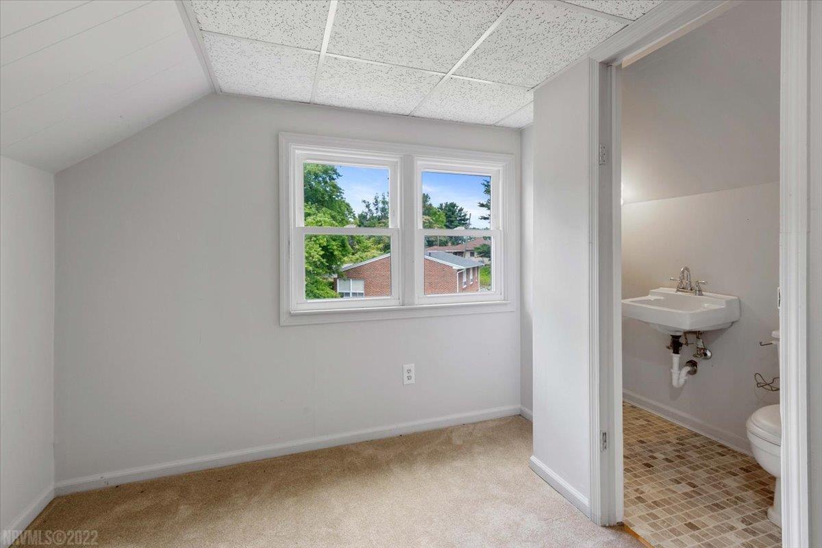 6548 Hylton Road Radford, VA 24141 - Photo 23 of 36 Gallery Image 23