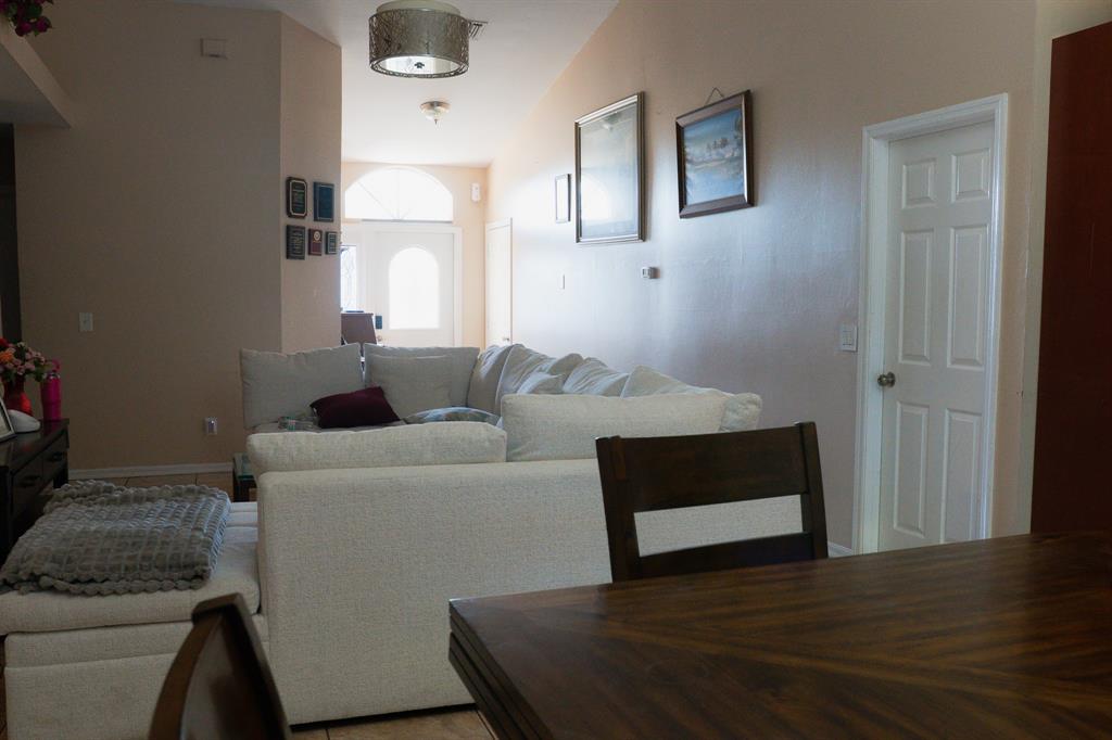 5339 Dixie Drive Naples, FL 34113 - Photo 3 of 16