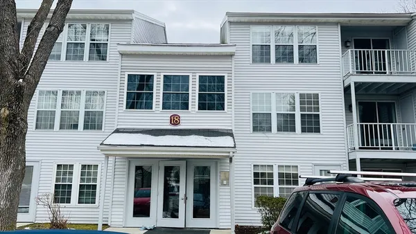 $2,150 | 18 Walden Drive, Unit 4, Natick, MA 01760