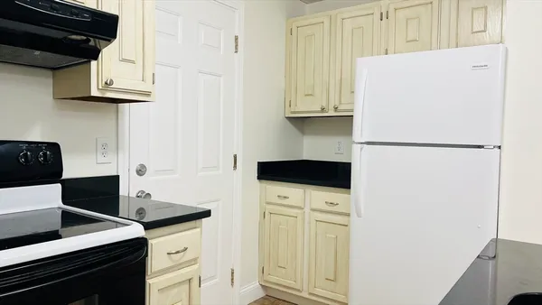 $2,150 | 18 Walden Drive, Unit 4, Natick, MA 01760
