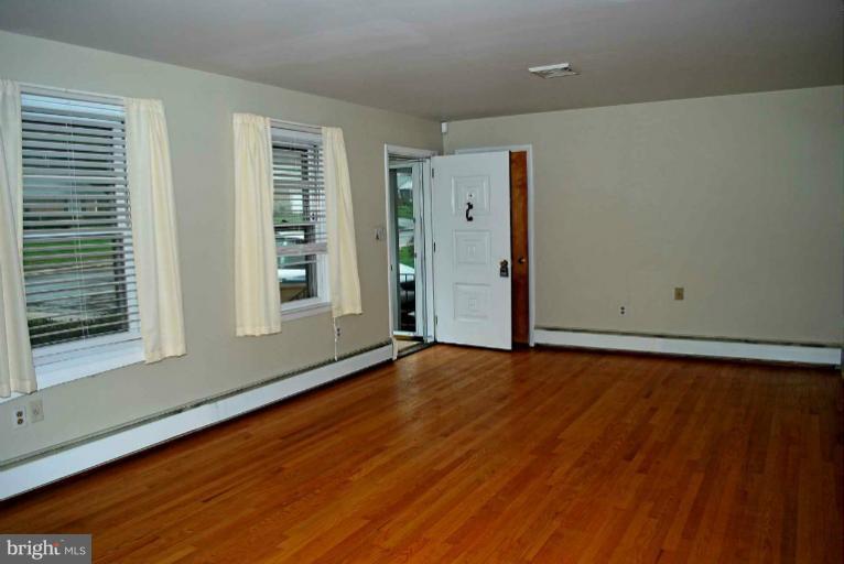 5 Pogue Avenue Rising Sun, MD 21911 - Photo 1 of 8 Living Room