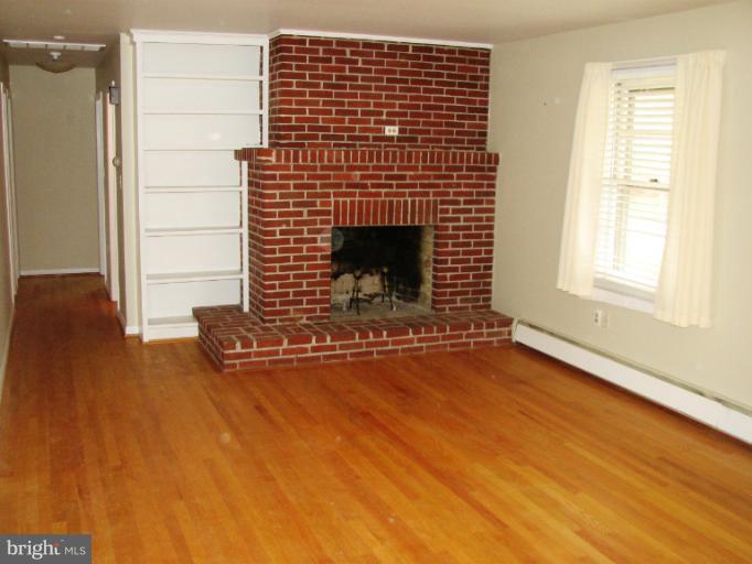 5 Pogue Avenue Rising Sun, MD 21911 - Photo 2 of 8 Living Room