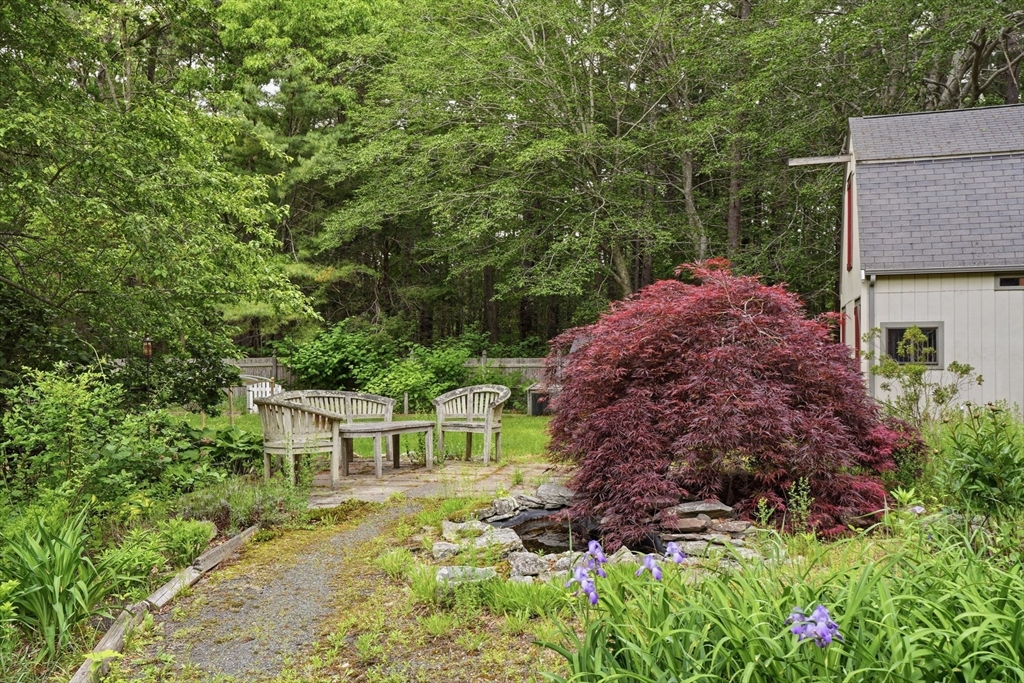 27 Bennett Road Rochester, MA 02770 - Photo 37 of 41
