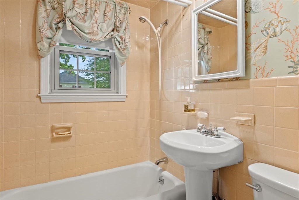 2 Kirkland Road Peabody, MA 01960 - Photo 9 of 21 Gallery Image 9