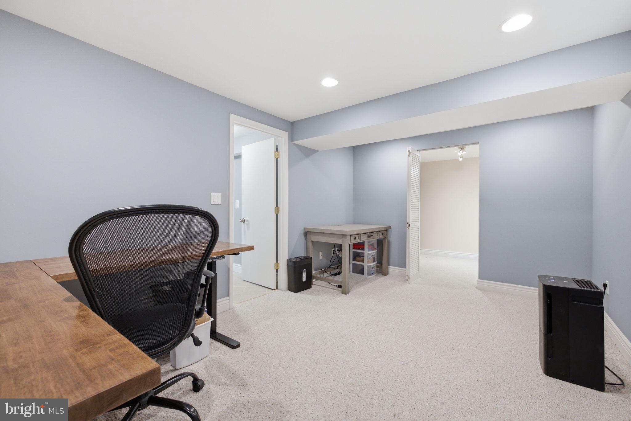 11937 Bayswater Road Gaithersburg, MD 20878 - Photo 35 of 55 Versatile workspace with calming hues.