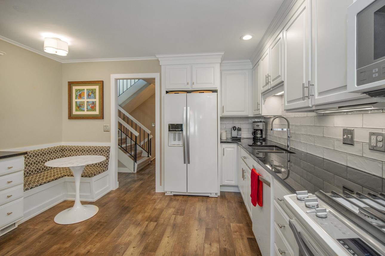 8262 Kingslee Road Bloomington, MN 55438 - Photo 12 of 38 Gallery Image 12