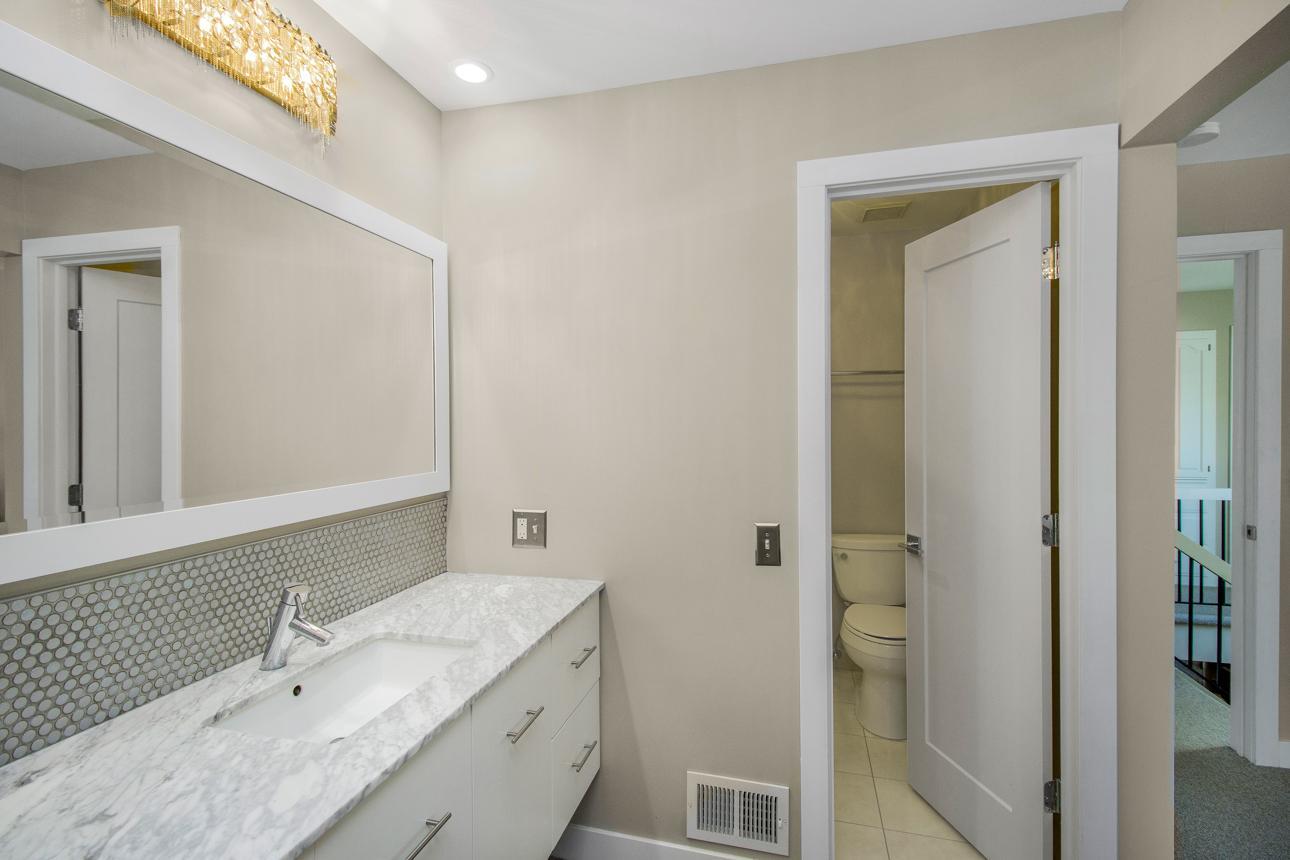 8262 Kingslee Road Bloomington, MN 55438 - Photo 23 of 38 Gallery Image 23