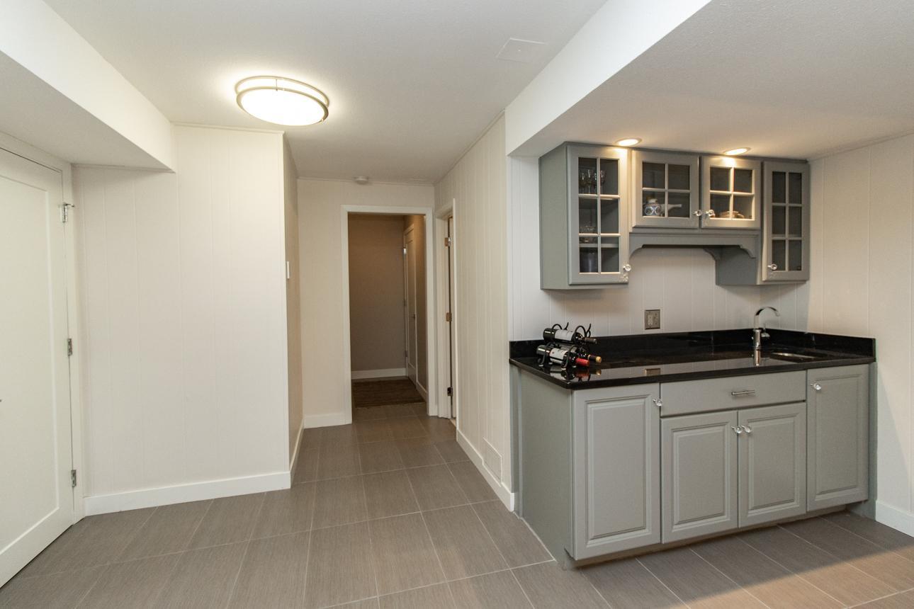 8262 Kingslee Road Bloomington, MN 55438 - Photo 32 of 38 Gallery Image 32