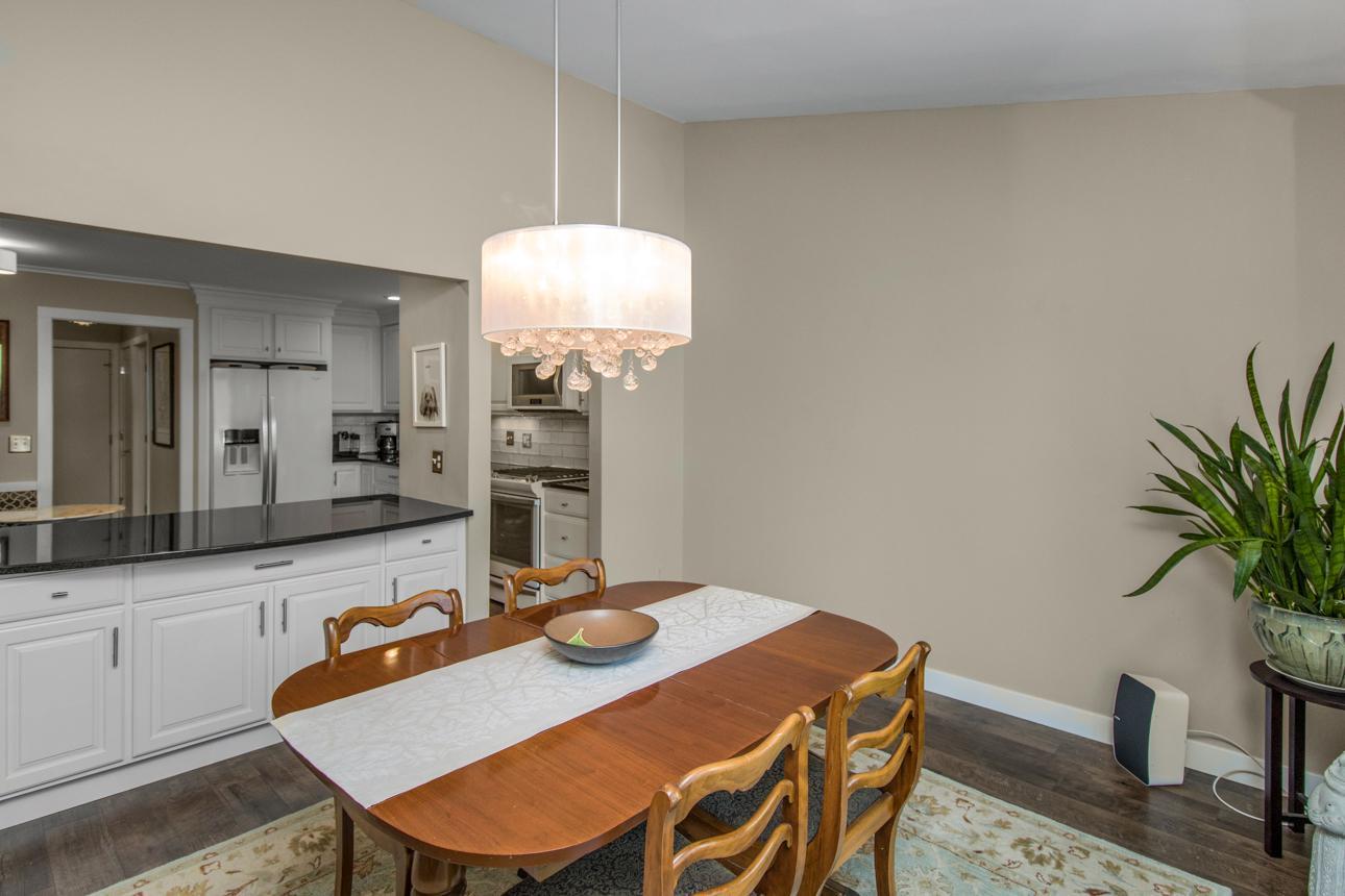 8262 Kingslee Road Bloomington, MN 55438 - Photo 9 of 38 Gallery Image 9