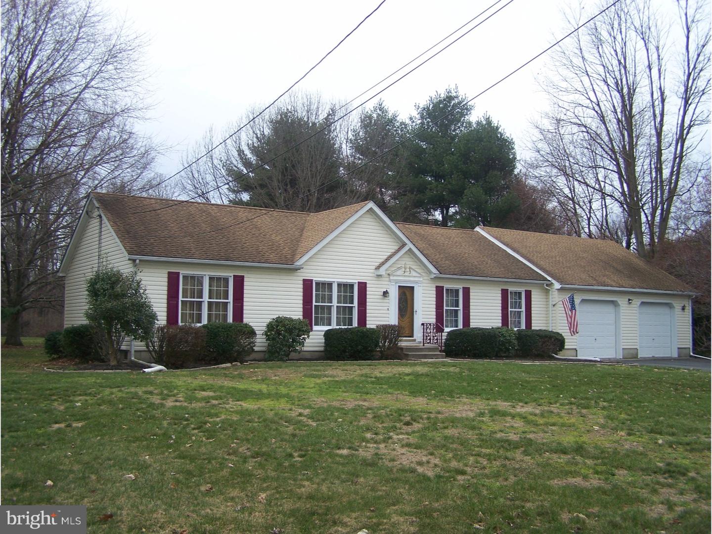 95 Mansfield Road East Columbus, NJ 08022 - Photo 1 of 25 Exterior Front