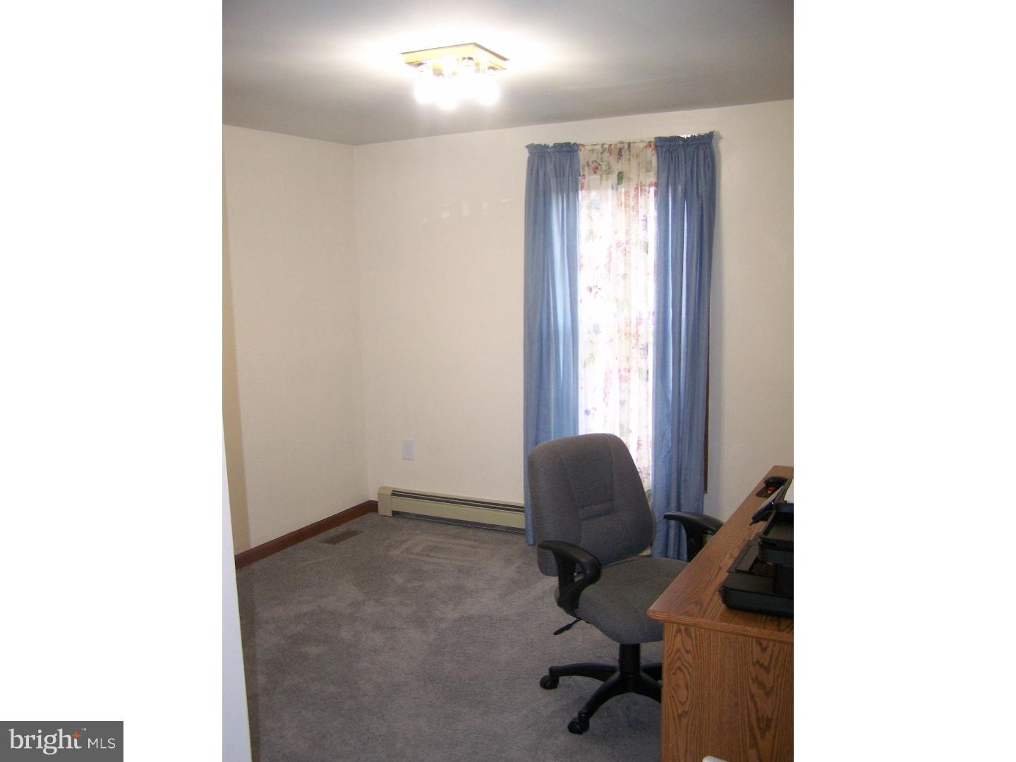 95 Mansfield Road East Columbus, NJ 08022 - Photo 19 of 25 Bedroom 3