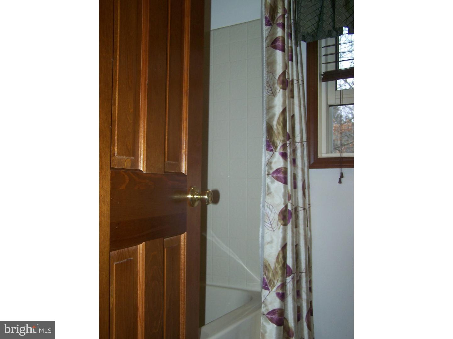 95 Mansfield Road East Columbus, NJ 08022 - Photo 22 of 25 Bathroom