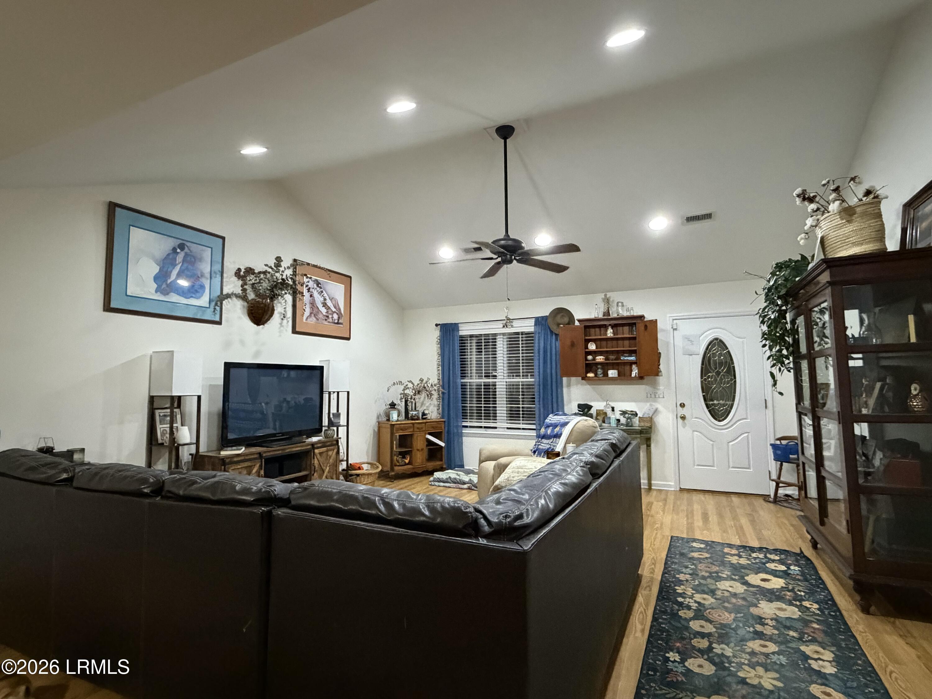 705 Holly Street West Hampton, SC 29924 - Photo 3 of 10 IMG_1592