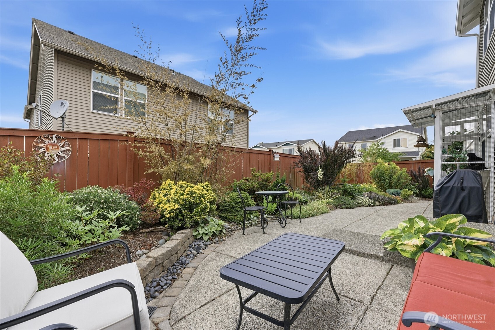305 Lynnwood Avenue Southeast Renton, WA 98056 - Photo 5 of 28