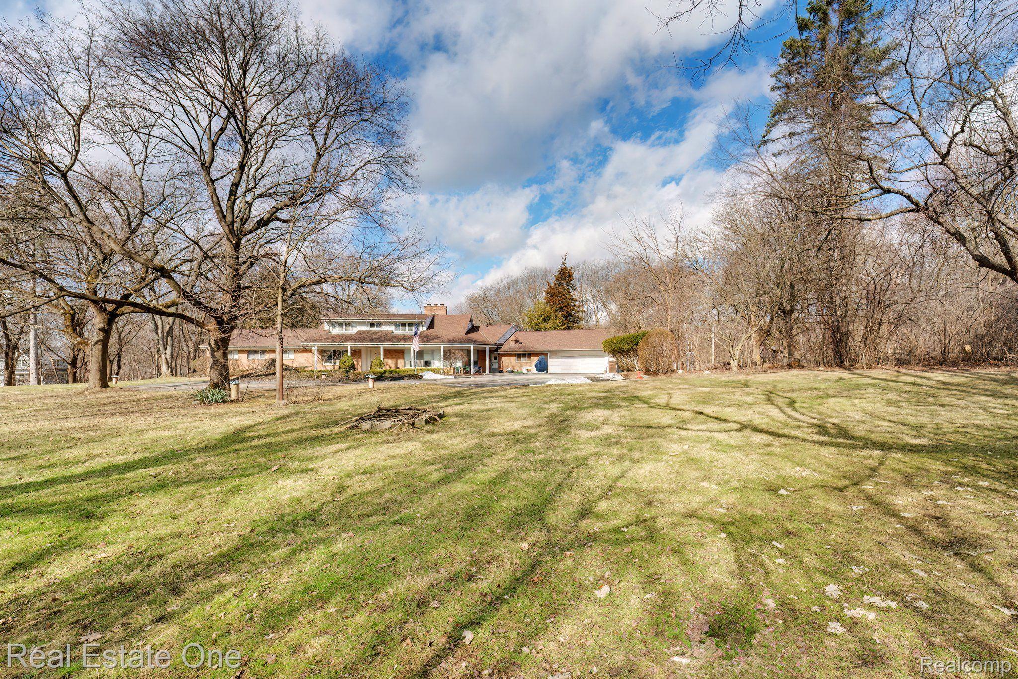 1185 Eton Cross Road Bloomfield Hills, MI 48304 - Photo 3 of 16 Gallery Image 3