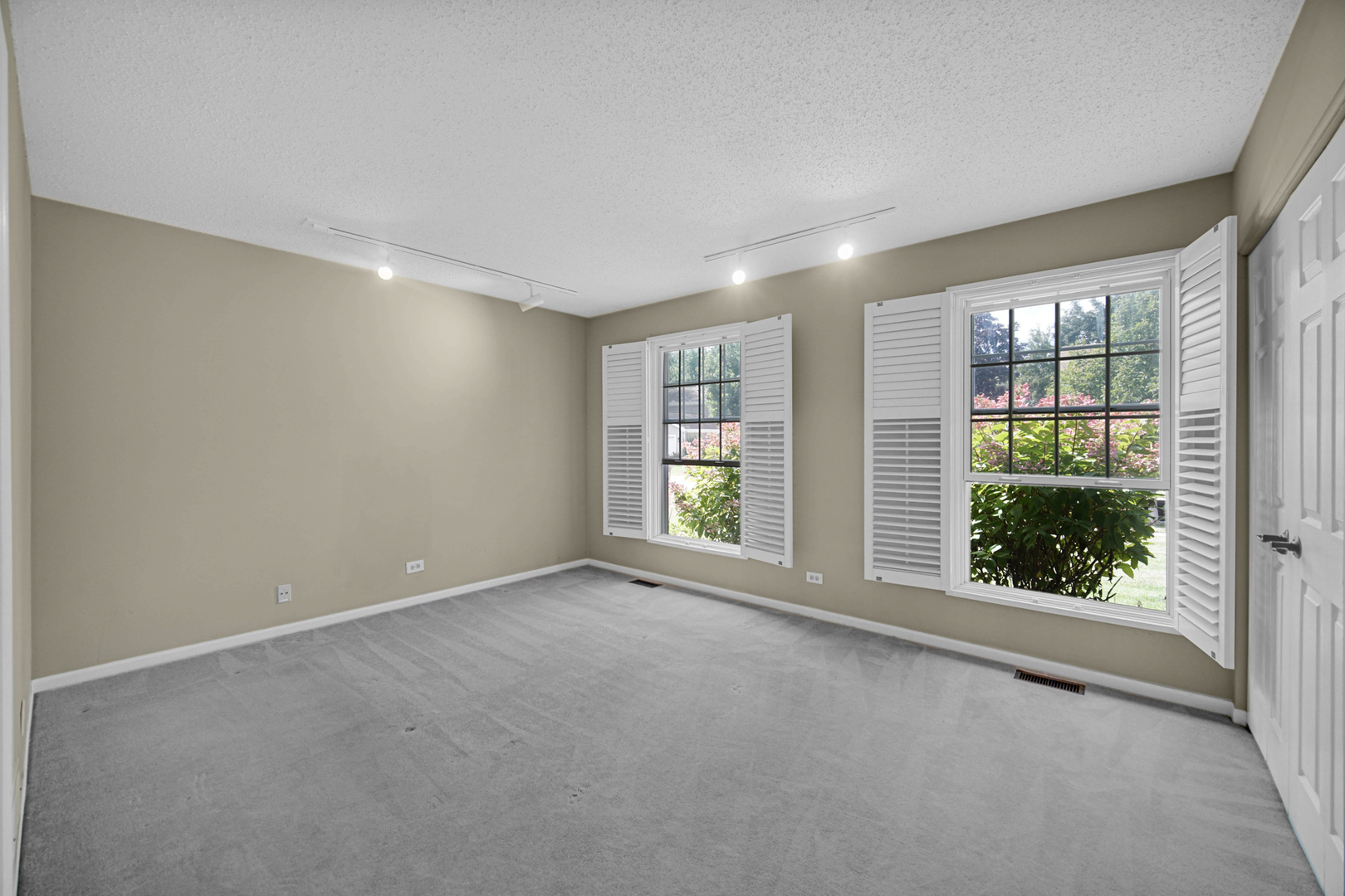 933 Shambliss Lane Buffalo Grove, IL 60089 - Photo 27 of 29