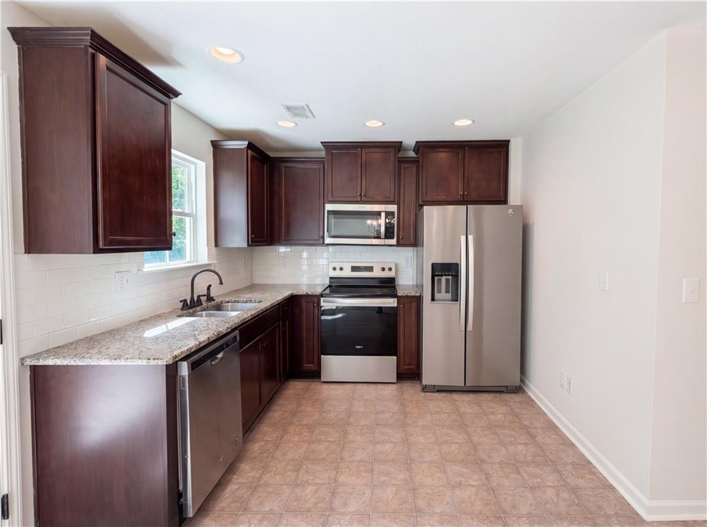 271 Stanebrook Court Jackson, GA 30233 - Photo 2 of 24