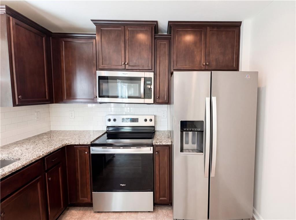 271 Stanebrook Court Jackson, GA 30233 - Photo 9 of 24