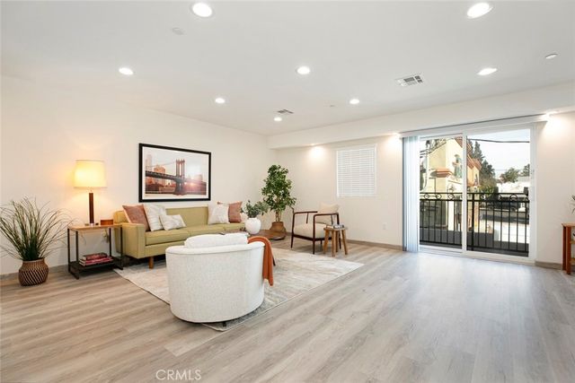 $5,195 | 4511 Russell Avenue, Los Feliz, CA 90027